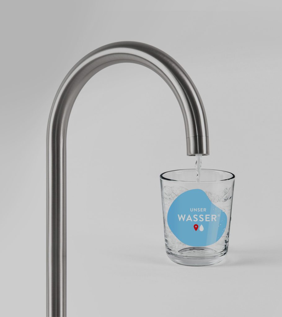 Wasserhahn mit Glas